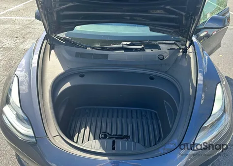 2022 Tesla Model 3 z USA, uszkodzony, nr VIN 5YJ3E1EB0NF121747